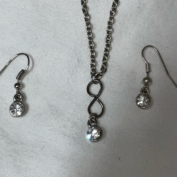 Vintage silver tone bright white bezel set crystal necklace dangle ear wires set - Picture 1 of 3